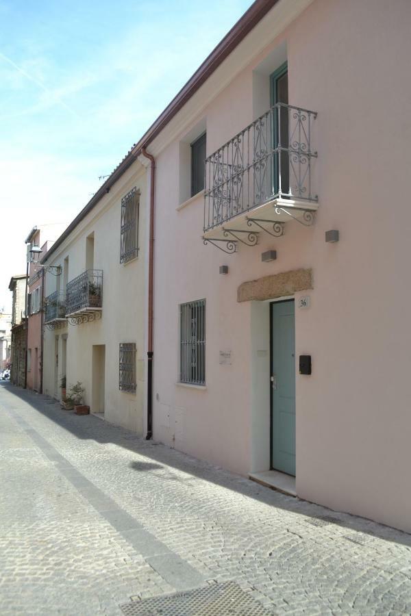 Domo'E Sorres Hotell Olbia Exteriör bild