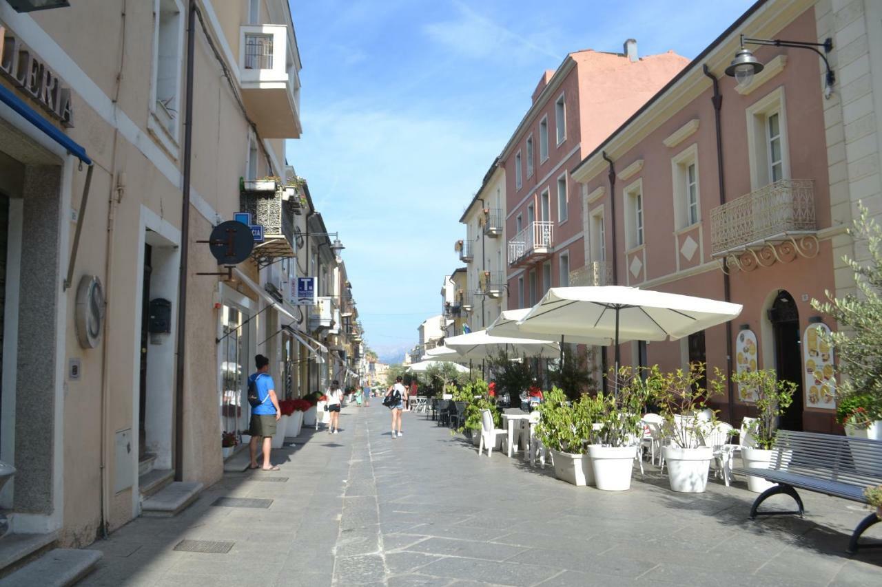 Domo'E Sorres Hotell Olbia Exteriör bild
