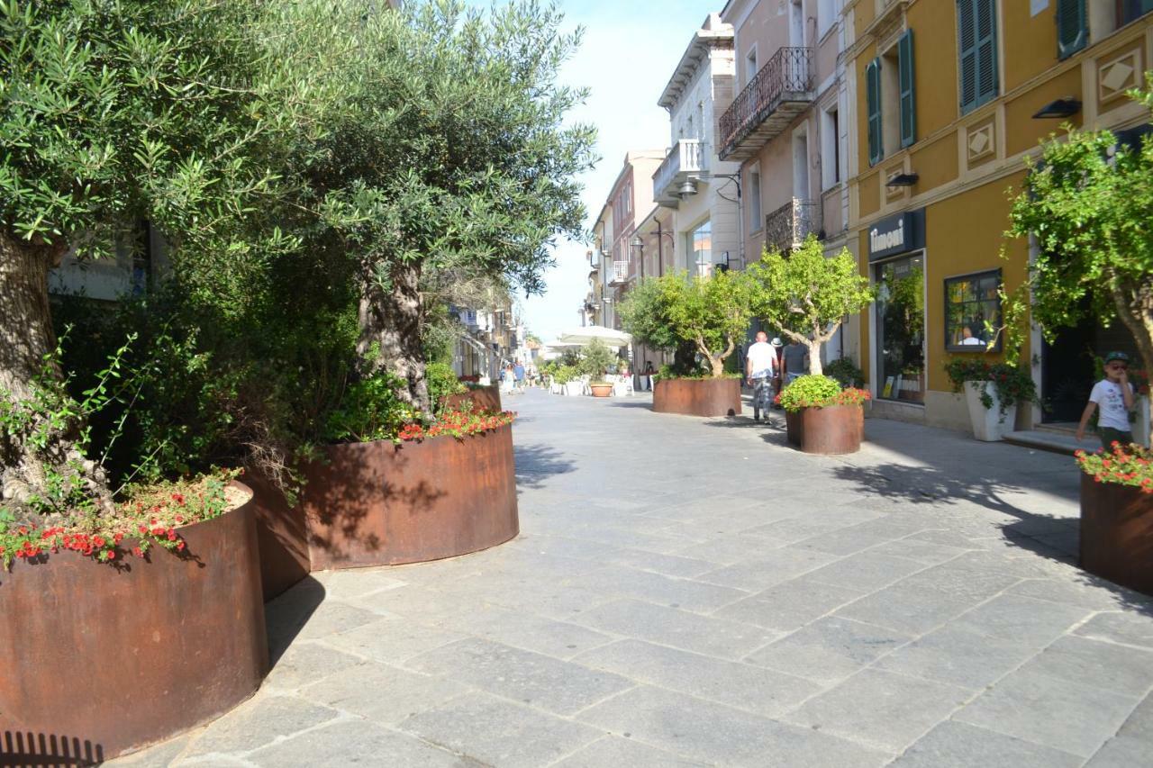 Domo'E Sorres Hotell Olbia Exteriör bild